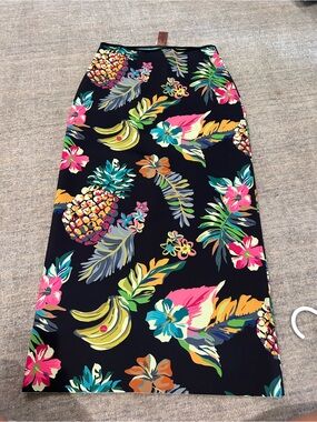 SUPRE Black Tropical Print Midi Skirt with Multicolor Floral & Leaf Motifs